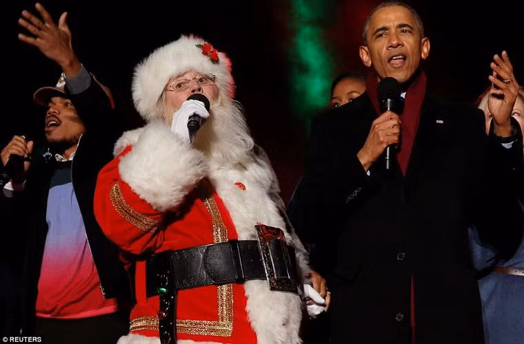 Ông Obama hát Jingle Bells lần cuối tại Nhà Trắng