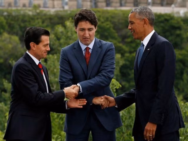 Phút ngượng nghịu giữa lãnh đạo Mỹ, Canada và Mexico