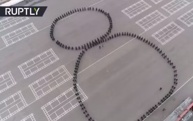 Xem quân nhân Nga tạo hình độc đáo mừng ngày 8/3 