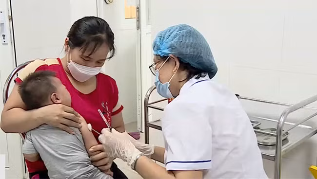 Không để thiếu thuốc, vaccine tiêm chủng mở rộng