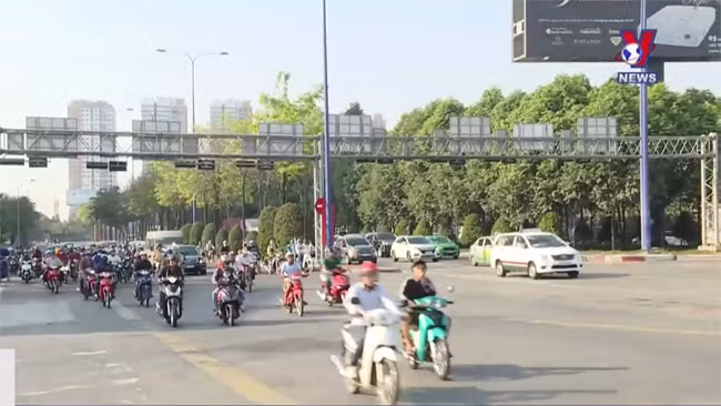 Phí đậu ô tô lề đường ở TP.HCM có thể tăng tới 1.100%