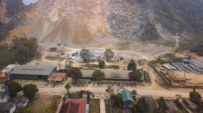 Hòa Bình tạm dừng nổ mìn khai mỏ tại Kim Bôi