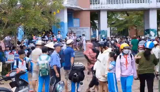 Cảnh giác với người lạ tìm cách tiếp cận học sinh