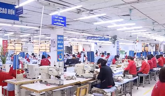 Đầu tháng 8 sẽ họp bàn tăng lương tối thiểu vùng năm 2024