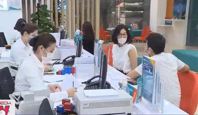 Không siết điều kiện cho vay đối với khách hàng