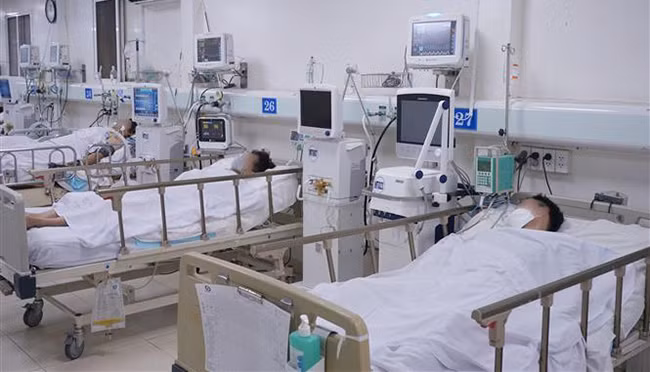 Yêu cầu trực cấp cứu 24/24 giờ, duy trì chống dịch trong dịp Tết