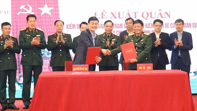 30 kiểm định viên quân sự tăng cường cho công tác đăng kiểm