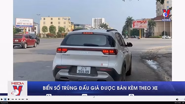 Biển số trúng đấu giá được bán kèm theo xe
