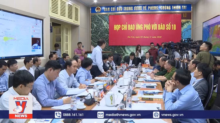 Không chủ quan với bão số 10
