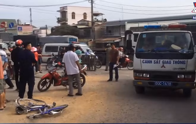 Học sinh lớp 6 tử nạn thương tâm vì xe ben