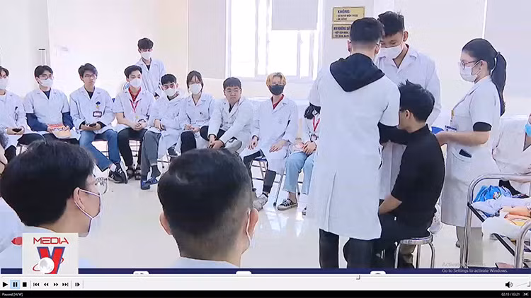 Xung quanh việc đưa môn văn vào tuyển sinh ngành Y