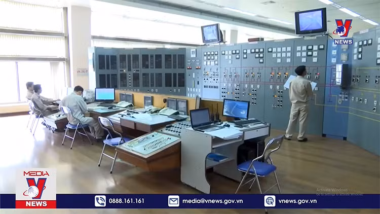 Hồ thủy điện lớn nhất miền Nam cận mực nước chết