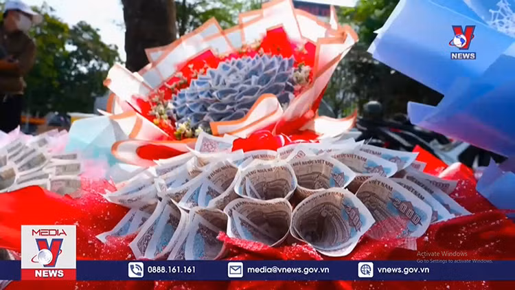 Bó hoa từ tiền mặt có thể vi phạm pháp luật