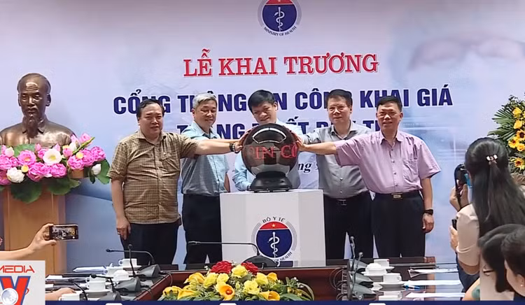 Công khai, minh bạch giá trang thiết bị y tế