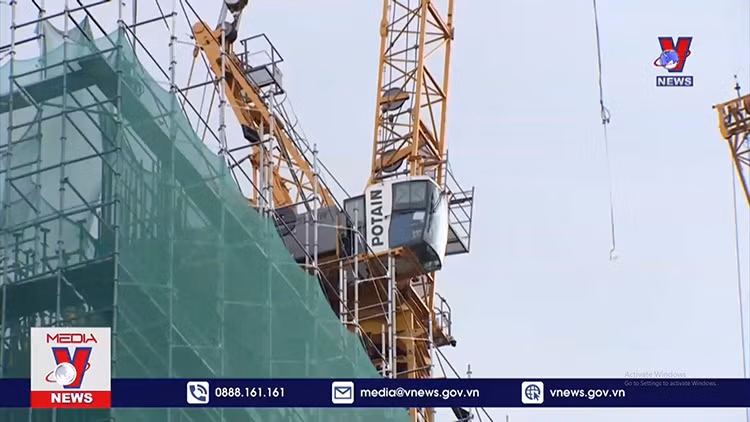 Ngân hàng ồ ạt rao bán bất động sản để xử lý nợ