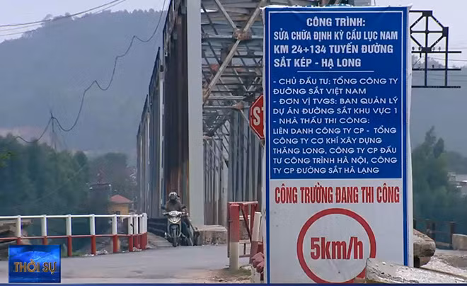 Tai nạn rình rập trên cây cầu 'đau khổ' dùng chung giữa đường bộ với đường sắt