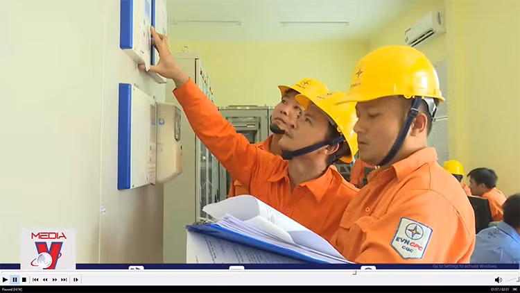 Đề nghị kiểm điểm lãnh đạo EVN, PVN, TKV về việc cấp điện