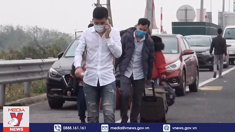 Quảng Ninh bố trí phương tiện đón người dân về ăn Tết