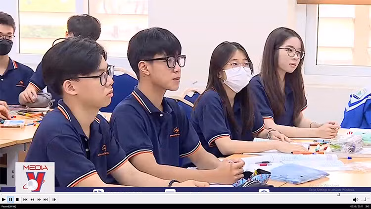 Năm học mới và nỗi lo tăng học phí