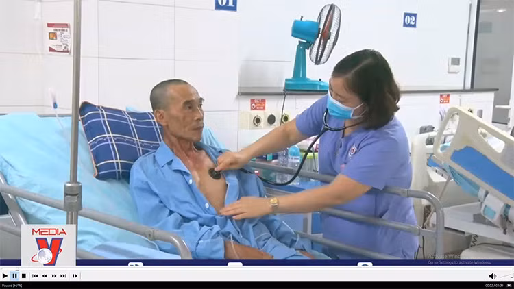 Cứu sống bệnh nhân ngừng tuần hoàn do điện giật