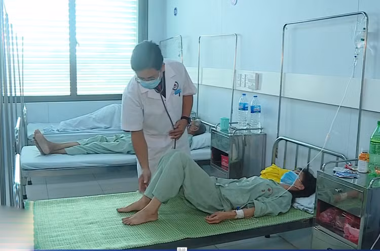 Không tự điều trị sốt xuất huyết tại nhà