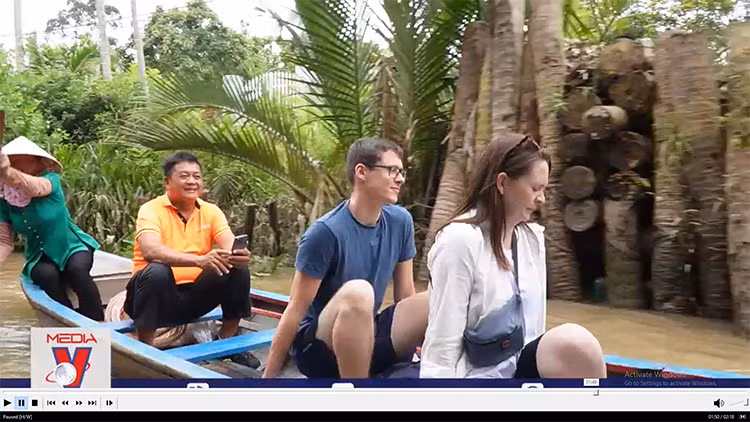 ‘Cháy’ hướng dẫn viên, nhân viên phục vụ du lịch