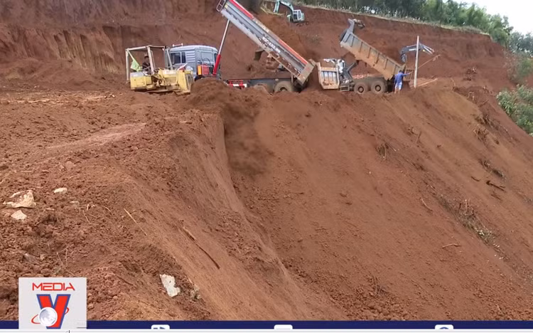 Khắc phục sạt lở tuyến đường nối Bình Phước - Lâm Đồng