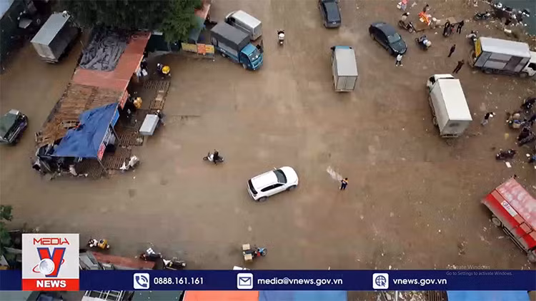 Xử lý nhiều 'điểm nóng' bãi trung chuyển hàng hóa trái phép