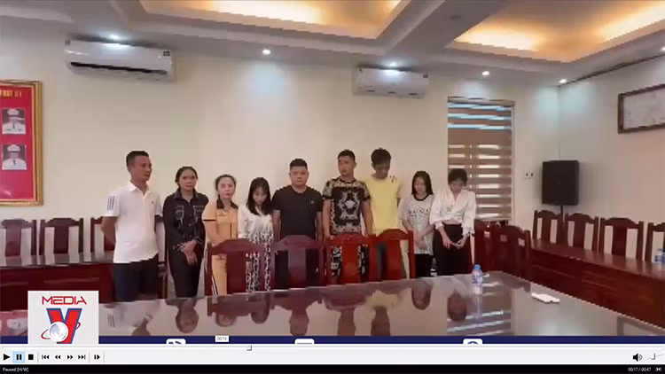 Bắt 12 đối tượng sử dụng ma túy tại quán karaoke