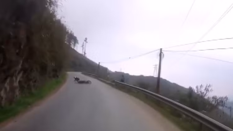 Ôm cua tốc độ cao suýt mất mạng