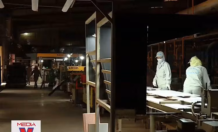 Tránh tình trạng 'té nước theo mưa' khi giá điện tăng