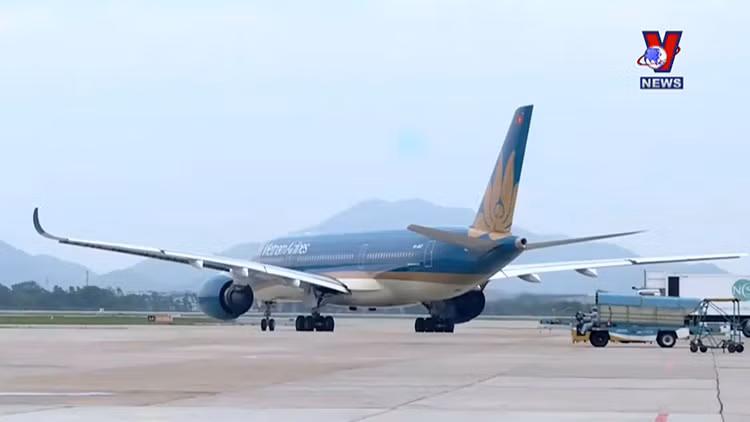 Cổ phiếu Vietnam Airlines vào diện kiểm soát