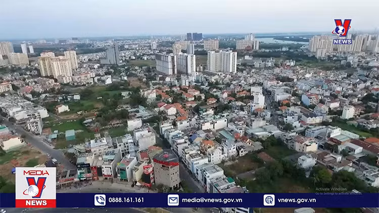 Mặt bằng giá đất, chung cư vẫn cao