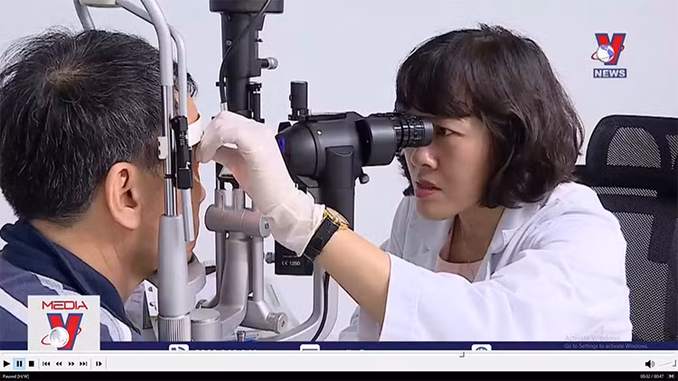 Đau mắt đỏ tăng đột biến ở trẻ em