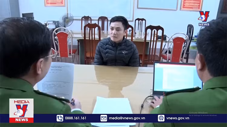 Tạm giữ đối tượng trồng 1.350 cây thuốc phiện