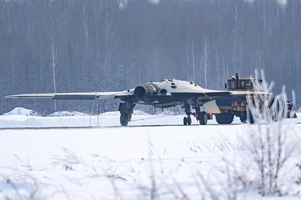 Chiêm ngưỡng UAV S-70 ‘Okhotnik’ siêu hạng của Nga
