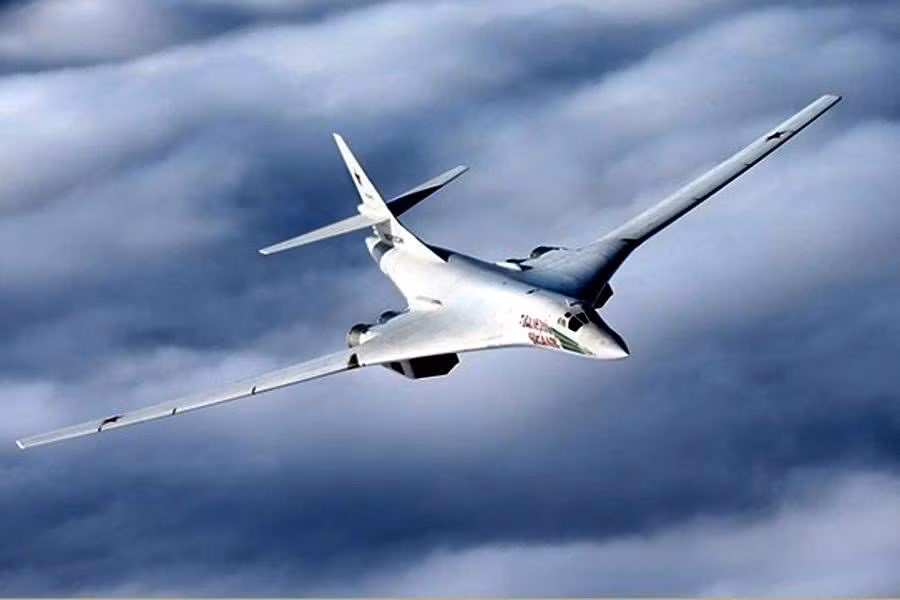 Máy bay ném bom Tu-160 lập kỷ lục chuyến bay thẳng dài nhất thế giới
