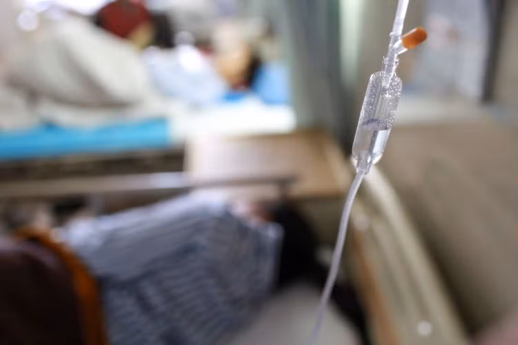 Bê bối truyền dịch glucose hết hạn tại Trung Quốc