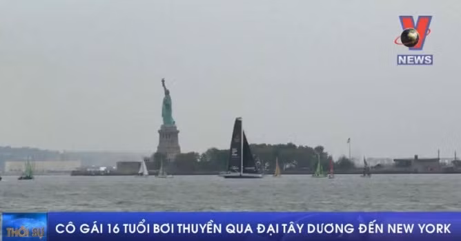 Cô gái 16 tuổi bơi thuyền vượt Đại Tây Dương