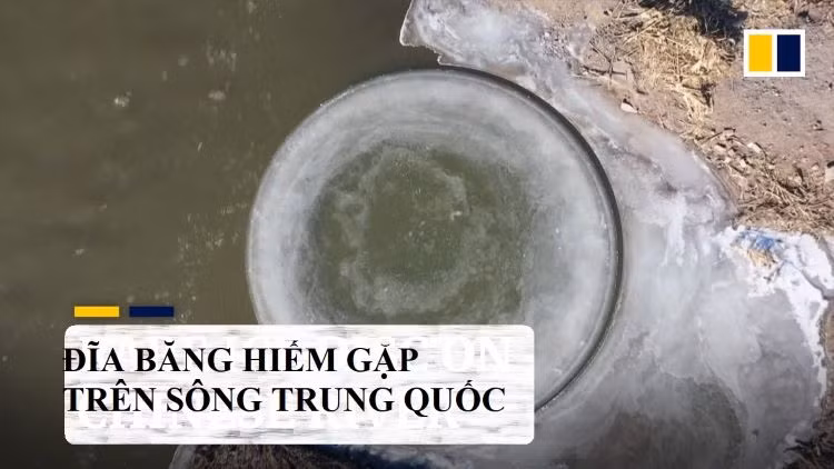  Đĩa băng hiếm gặp xuất hiện trên sông Trung Quốc