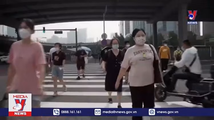 Nhiều người Trung Quốc phải 'cai nghiện' điện thoại di động