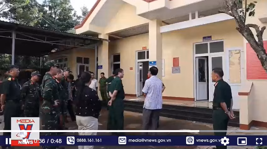 Kiểm tra hiện trường vụ dùng súng tấn công tại Đắk Lắk