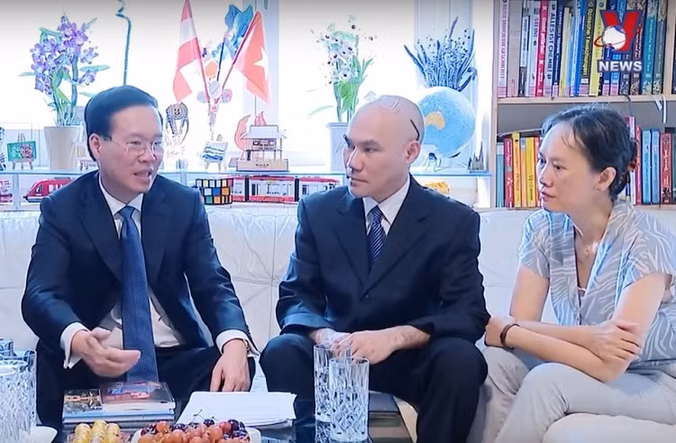 Chủ tịch nước thăm Tiến sỹ vật lý người Việt tại Áo