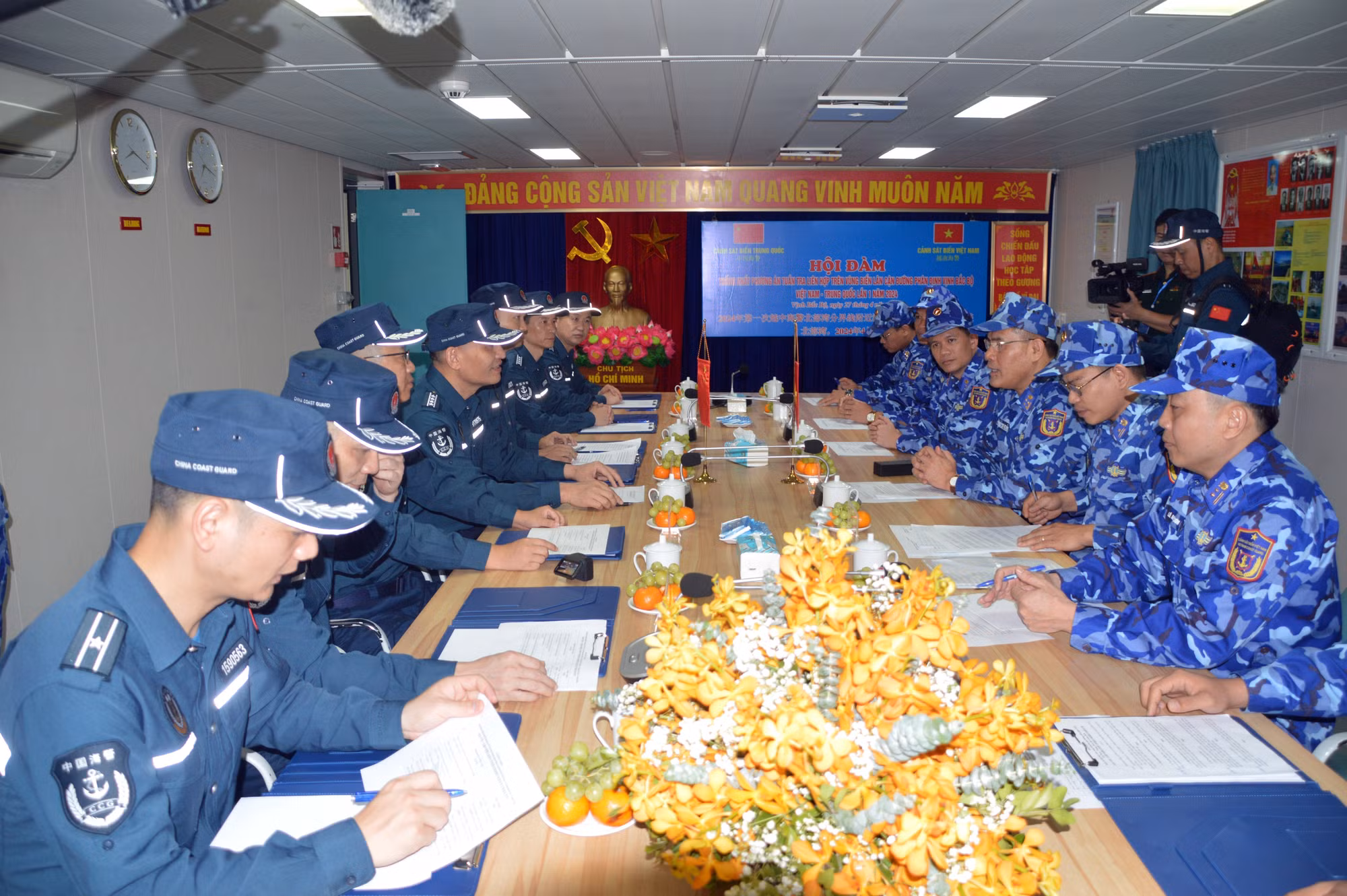 Cảnh sát biển hai nước Việt Nam và Trung Quốc kết thúc tốt đẹp chuyến tuần tra liên hợp