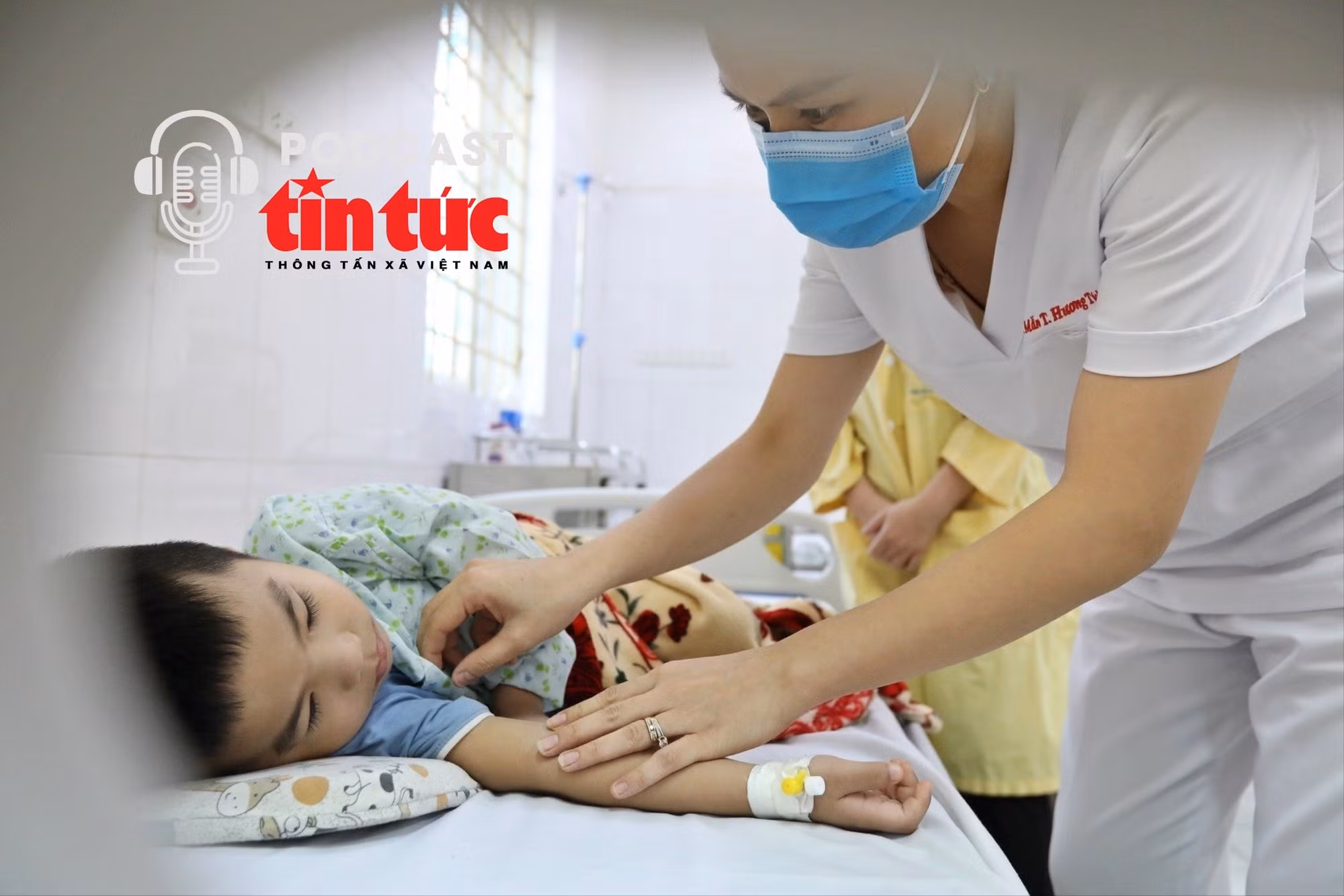Chăm sóc trẻ nhỏ mắc sốt xuất huyết đúng cách