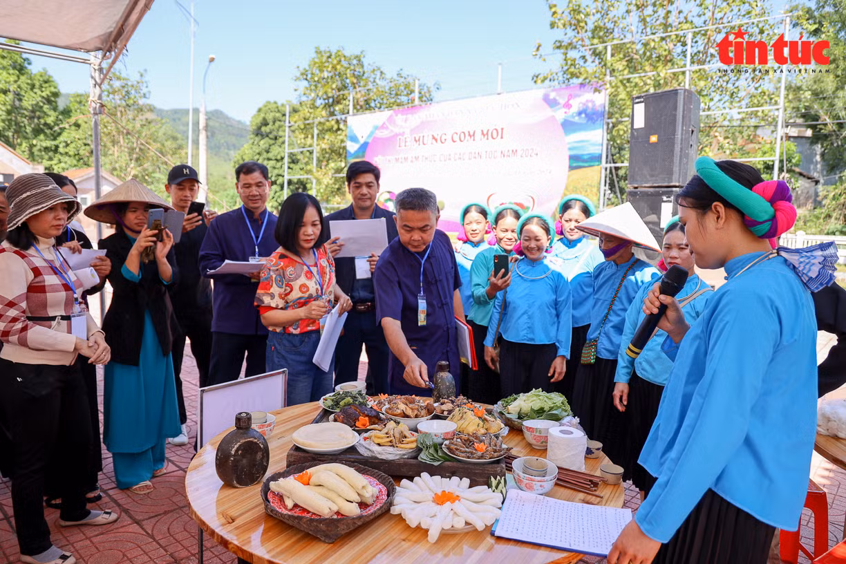 Hội thi ẩm thực các dân tộc lần đầu xuất hiện trong 'Lễ mừng cơm mới' của người Tày huyện Bình Liêu (Quảng Ninh)