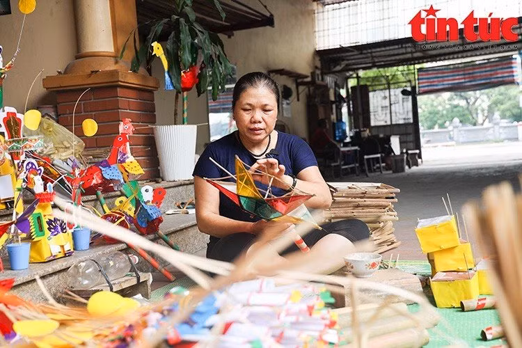 Người giữ lửa nghề ở làng đồ chơi dân gian Hậu Ái 