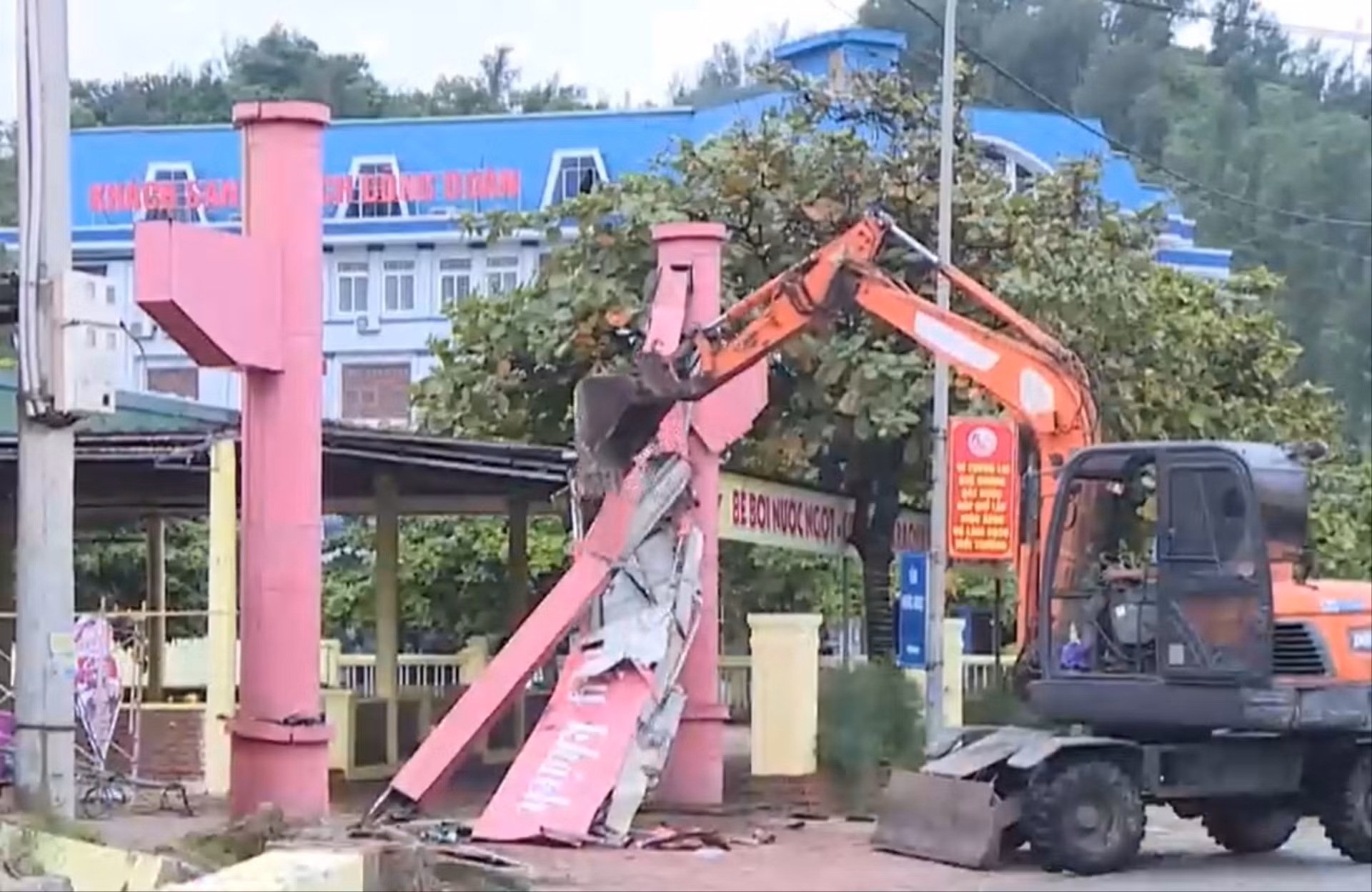 Hà Tĩnh: Giải tỏa toàn bộ ki-ốt gây mất mỹ quan ở Thiên Cầm