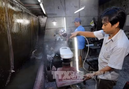 Hỗ trợ doanh nghiệp nhỏ và vừa không phải bằng cách 'hà hơi tiếp sức' ảnh 1