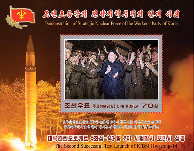 Triều Tiên in tem có chữ tiếng Anh ăn mừng phóng tên lửa Hwasong-14 ảnh 1